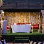 safari-evening-standard-sharing-in-dubai